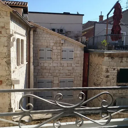 Pensión Gothic Palace Heritage 4*