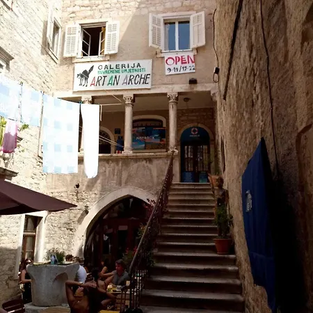 Pensionat Gothic Palace Heritage 4*