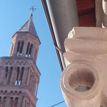Gothic Palace Heritage Pensión