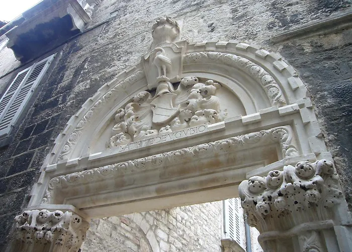 Gothic Palace Heritage ספליט