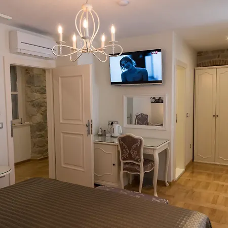 Gothic Palace Heritage 4*