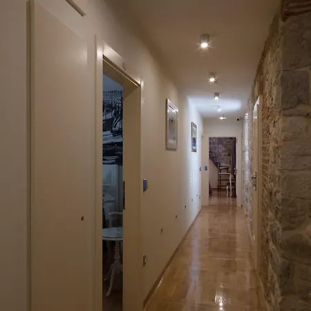 Gothic Palace Heritage Pensionat 4*