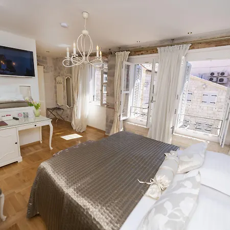 Pensionat Gothic Palace Heritage 4*